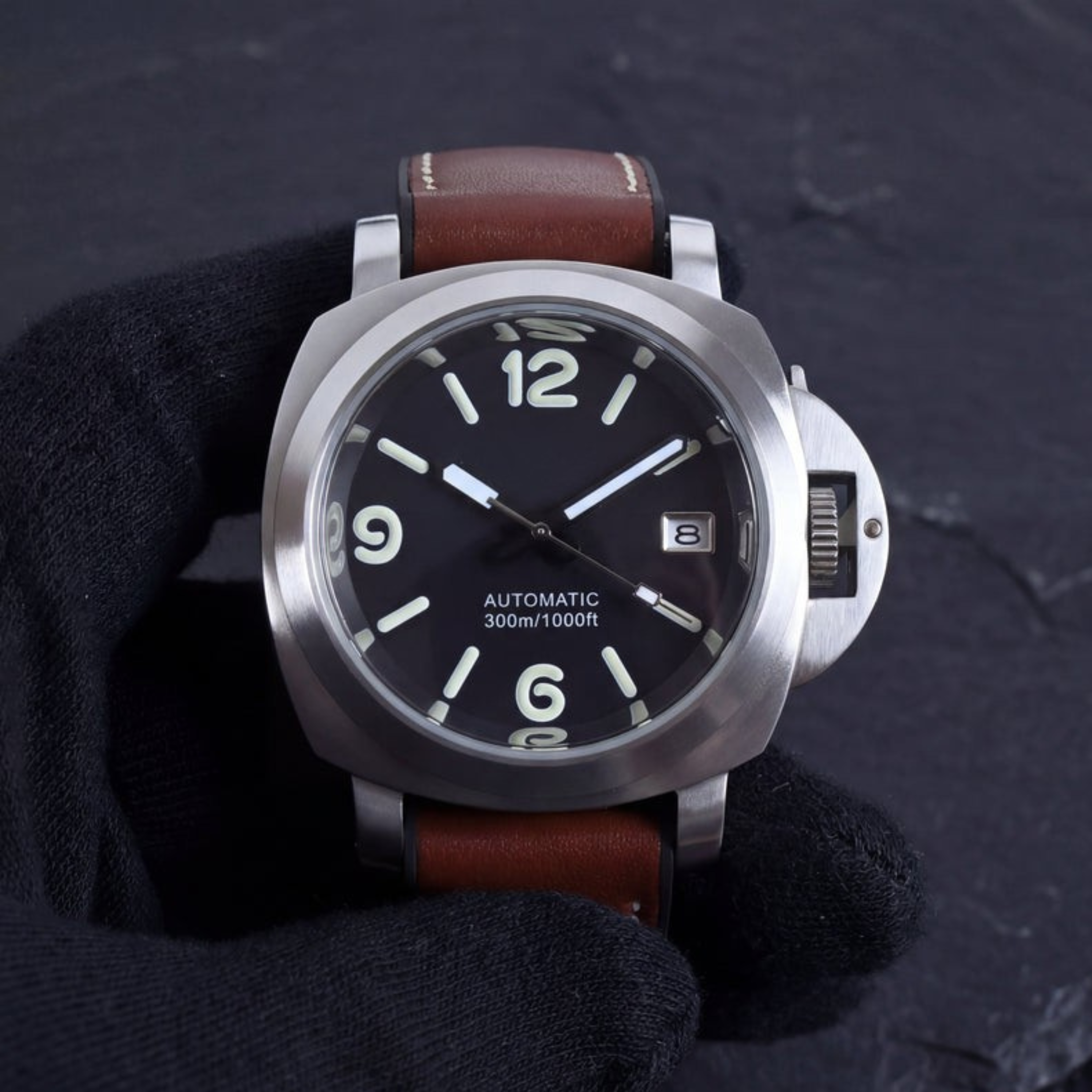 Essentia  | Brown Leather