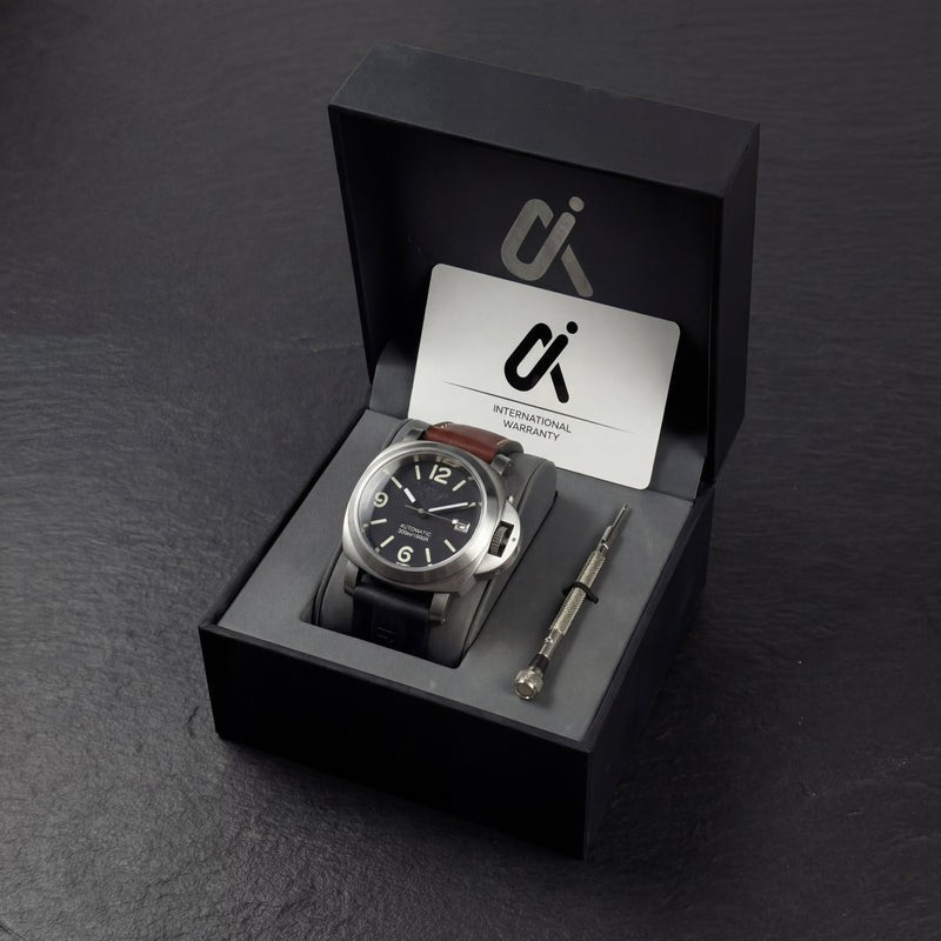 Essentia  | Brown Leather