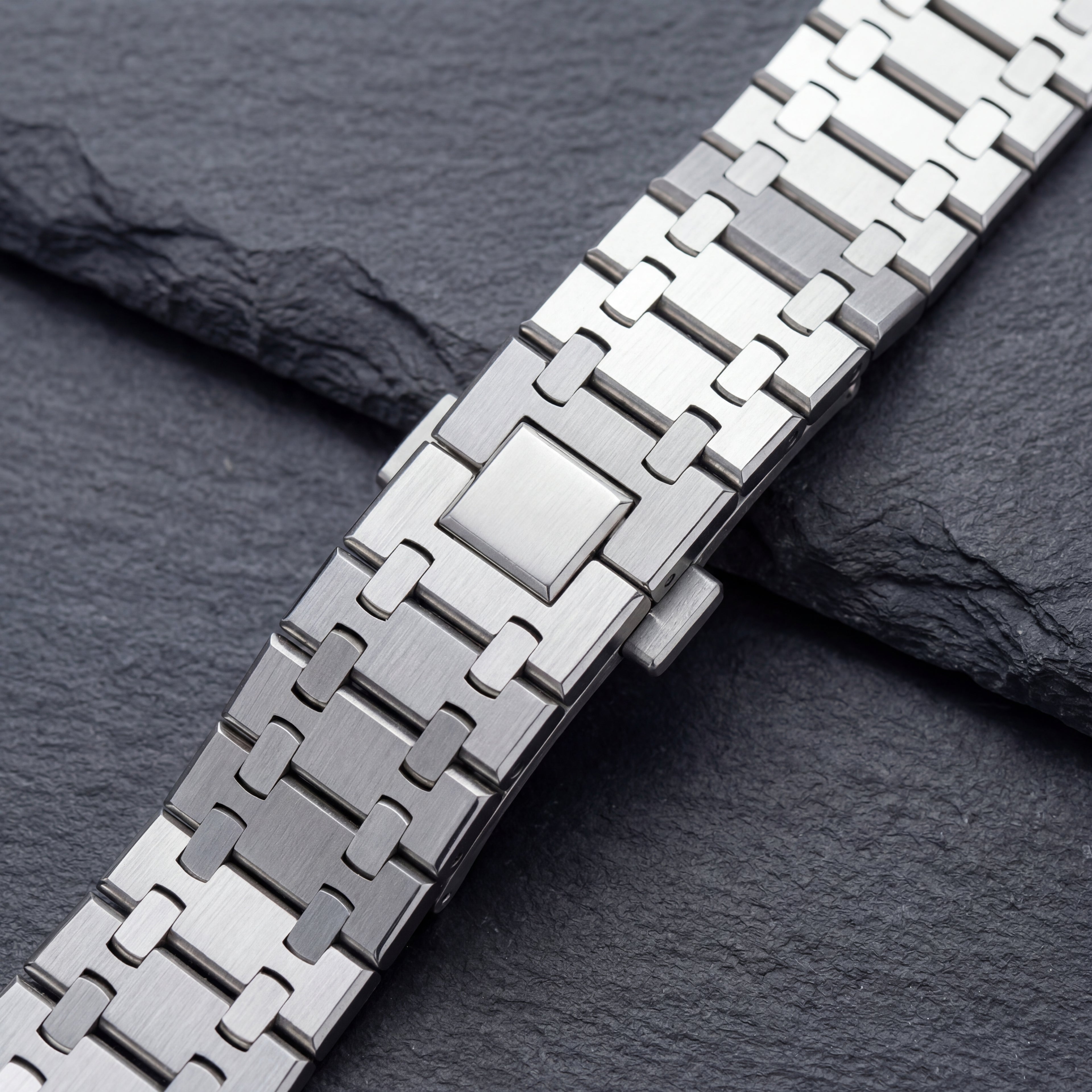 Royal Seikoak | Arabic Black